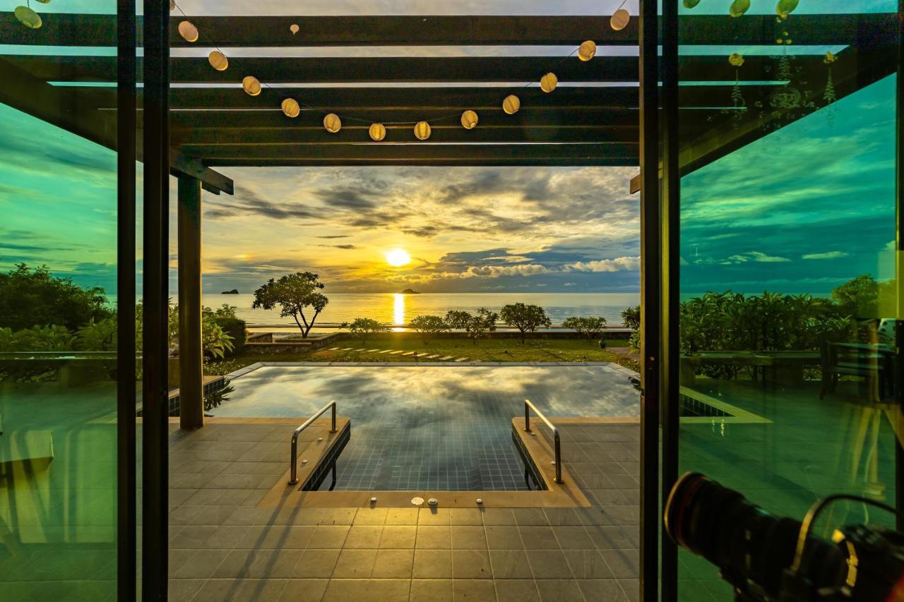 Beachfront Modern 4 Bedroom Pool Villa - Rv Hua Hin Exterior photo