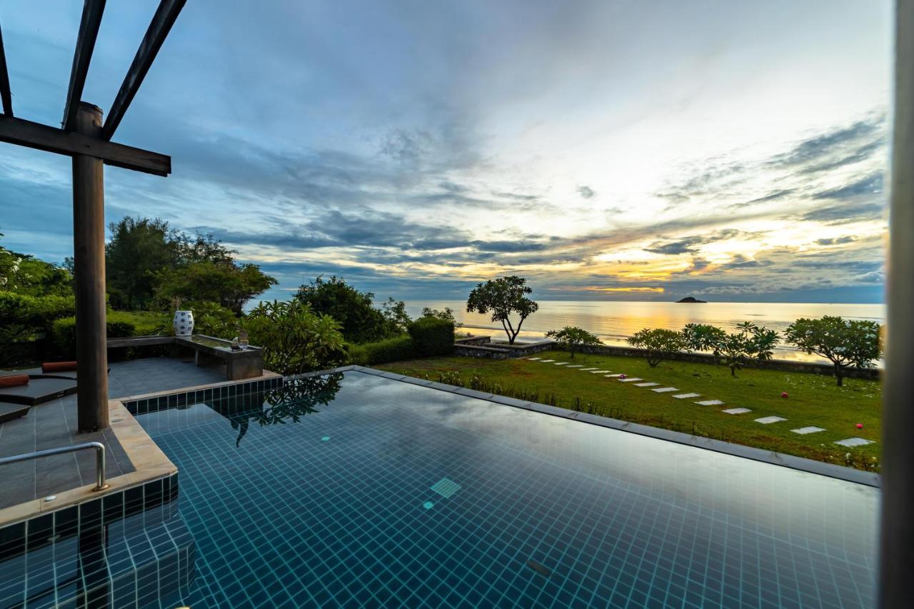Beachfront Modern 4 Bedroom Pool Villa - Rv Hua Hin Exterior photo