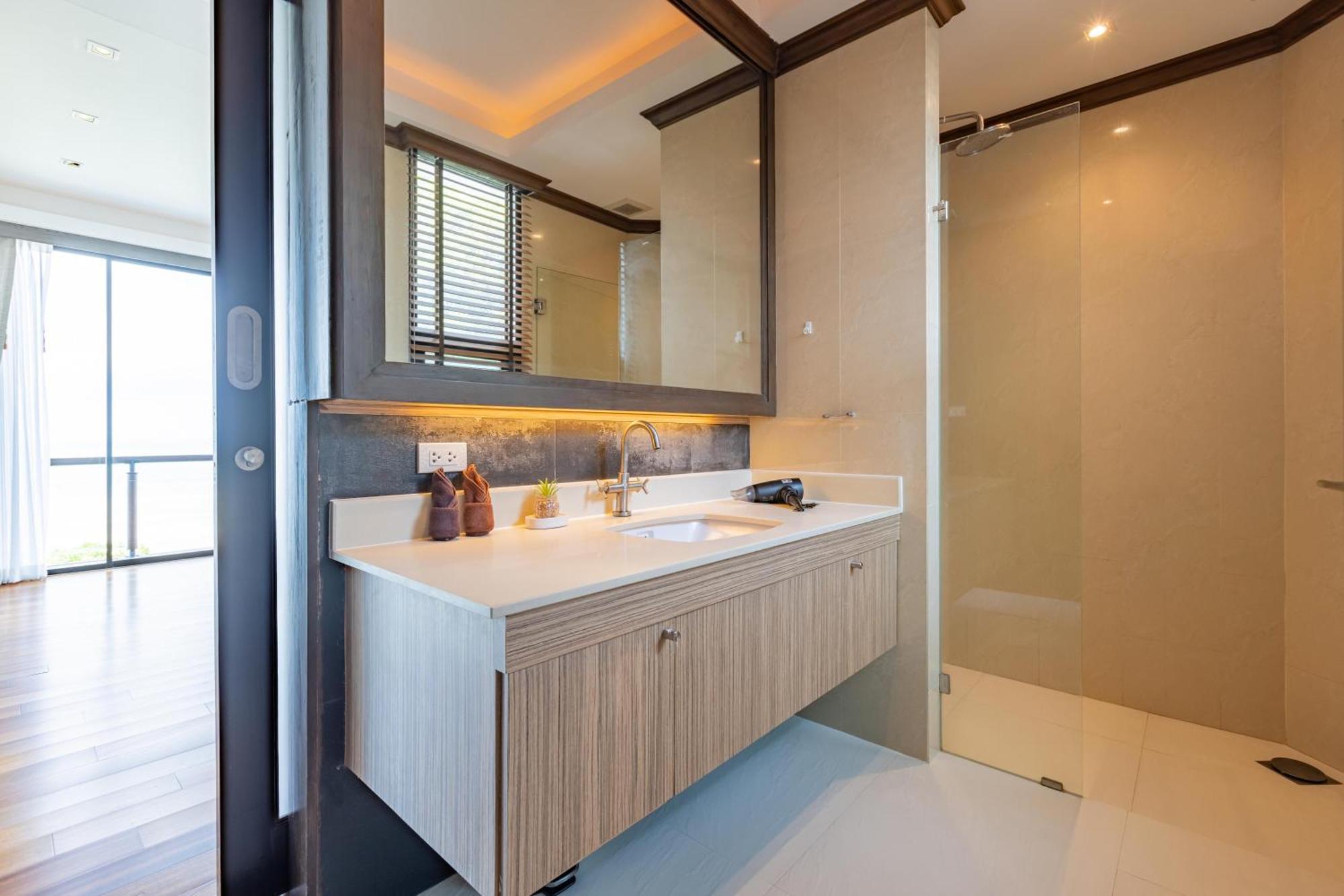 Beachfront Modern 4 Bedroom Pool Villa - Rv Hua Hin Exterior photo